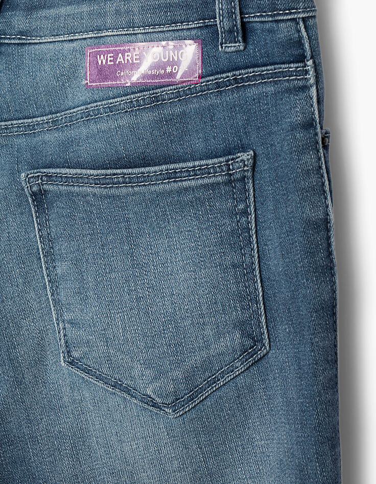 Bermuda en jean faded blue bas frangés fille -4 Bermuda en jean faded blue bas frangés fille -4