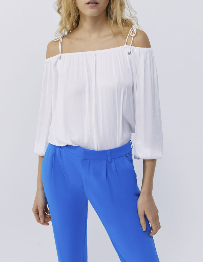 Blusa blanca escote