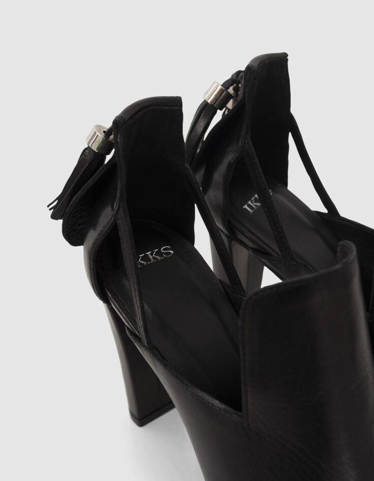 Sandales à talon en cuir noir décor pompons Femme-6