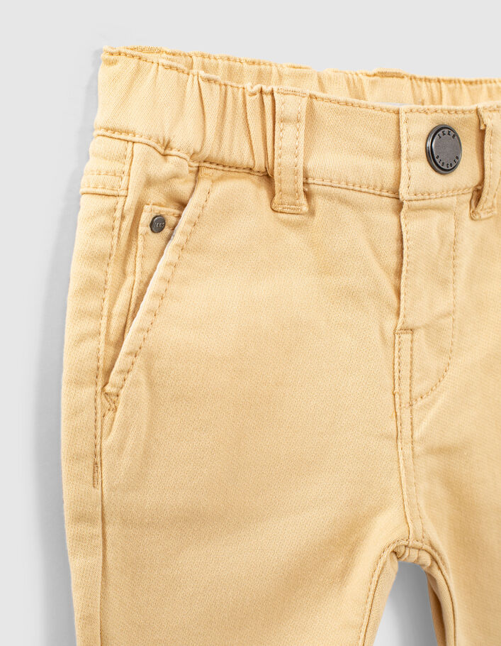 Kornbraune Knitlook-Jeans aus Biobaumwolle für Babyjungen  - IKKS
