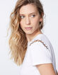 Tee-shirt blanc cass&eacute; coton biologique anneaux bijoux femme-4