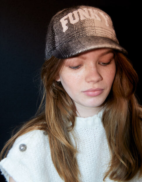 Girls’ black check cap with embroidered slogan