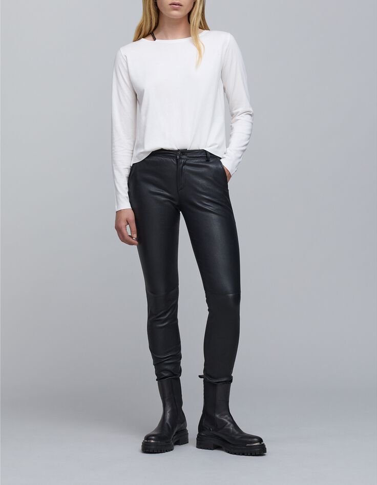 Camiseta de mujer con cuello de cadena en blanco roto-1