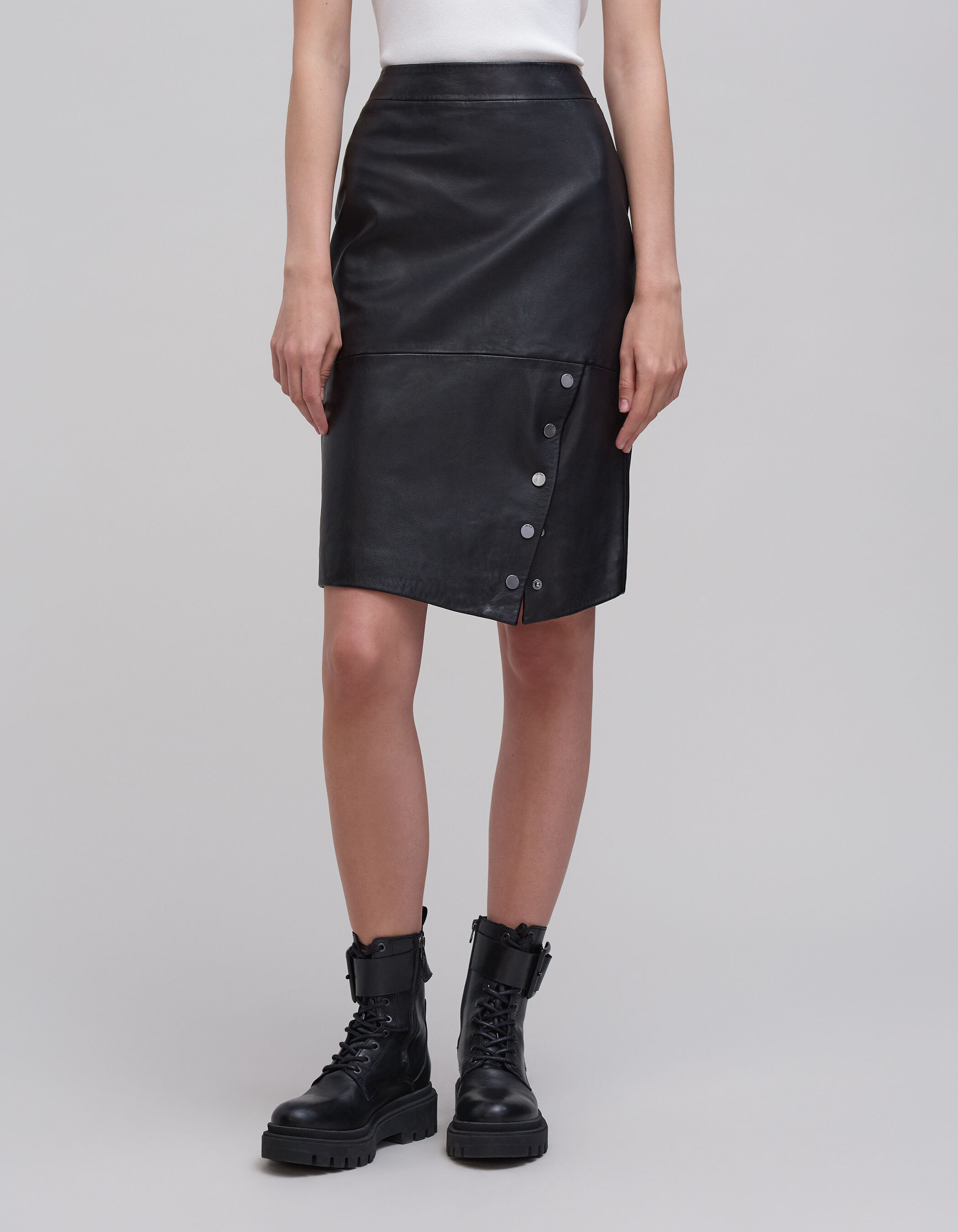 Jupe crayon noire en cuir pressionne Femme IKKS