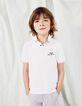 Optisch weißes Jungenpoloshirt mit Stickerei -1