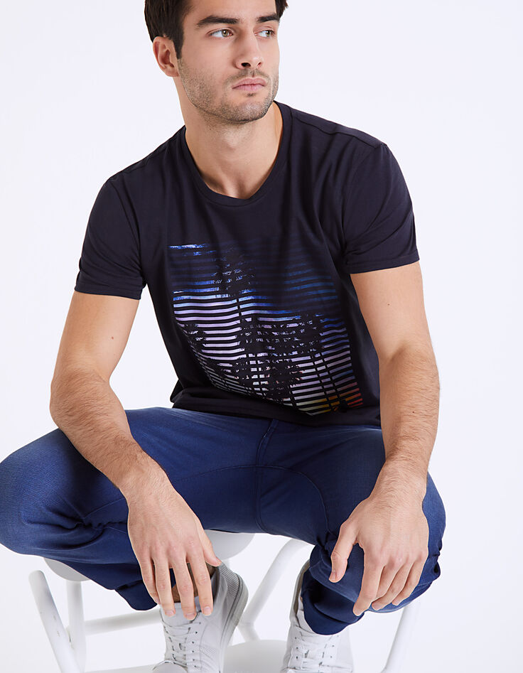 Camiseta marina con foto de palmeras y rayas Hombre-1