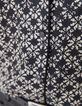 Hemdblouse Pure Edition in viscosezijde grafische bloem-3