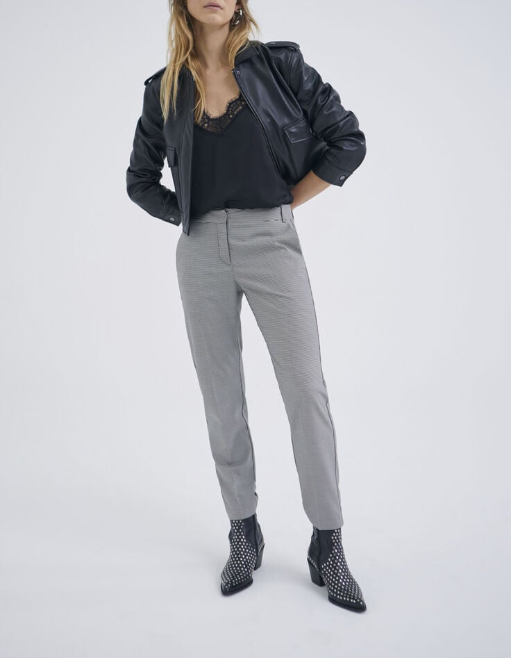 Schwarze Slim-Damenhose mit Hahnentrittmotiv-1