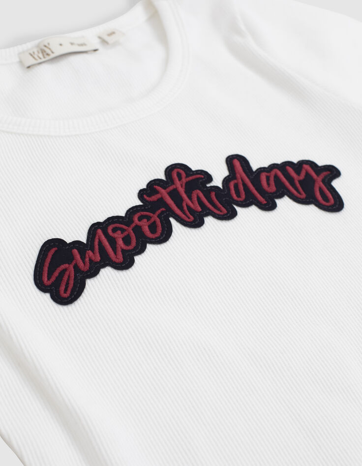Ecru cropped T-shirt met geborduurde tekst meisjes-4 Ecru cropped T-shirt met geborduurde tekst meisjes-4