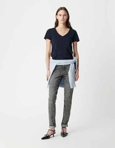 Camiseta de mujer azul marino con cuello en V y espalda bordada en espiga - IKKS