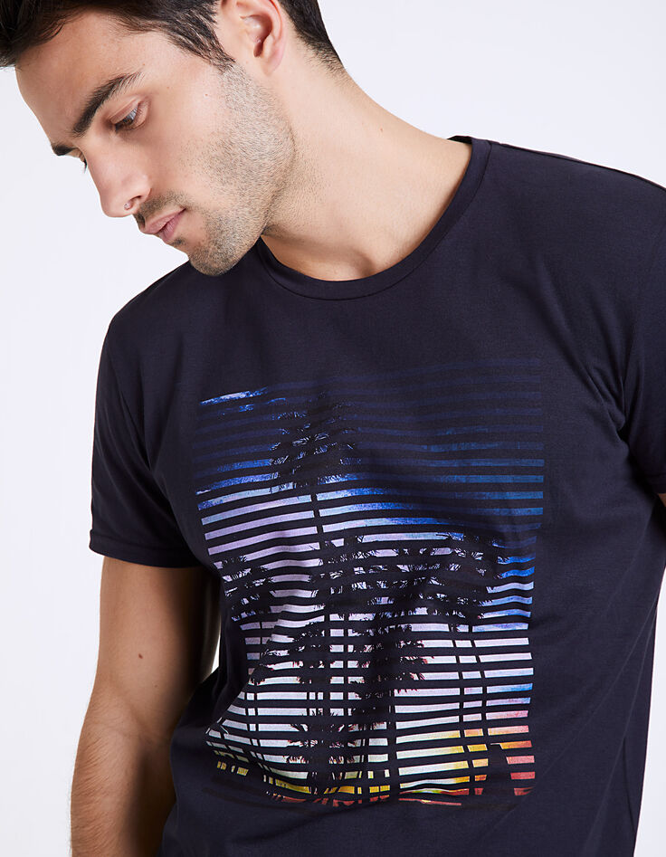 Camiseta marina con foto de palmeras y rayas Hombre-4