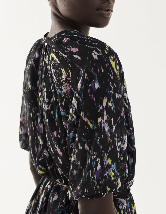 Kurzes Damenkleid aus recyceltem Material mit buntem Print - IKKS