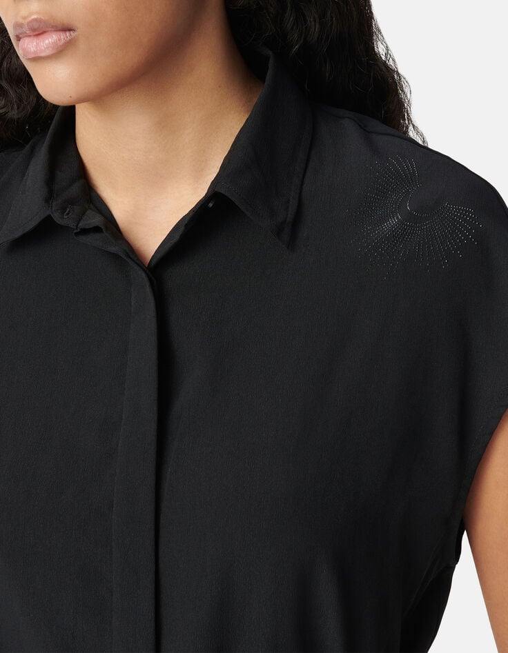 Vestido camisero negro de mujer de poli&eacute;ster reciclado con estampado de pedrer&iacute;a-4