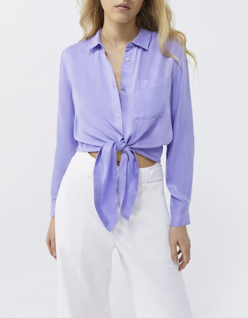Lila hemdblouse gesatineerd effect, vooraan te knopen 