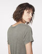 Camiseta pico caqui bordados joya-5