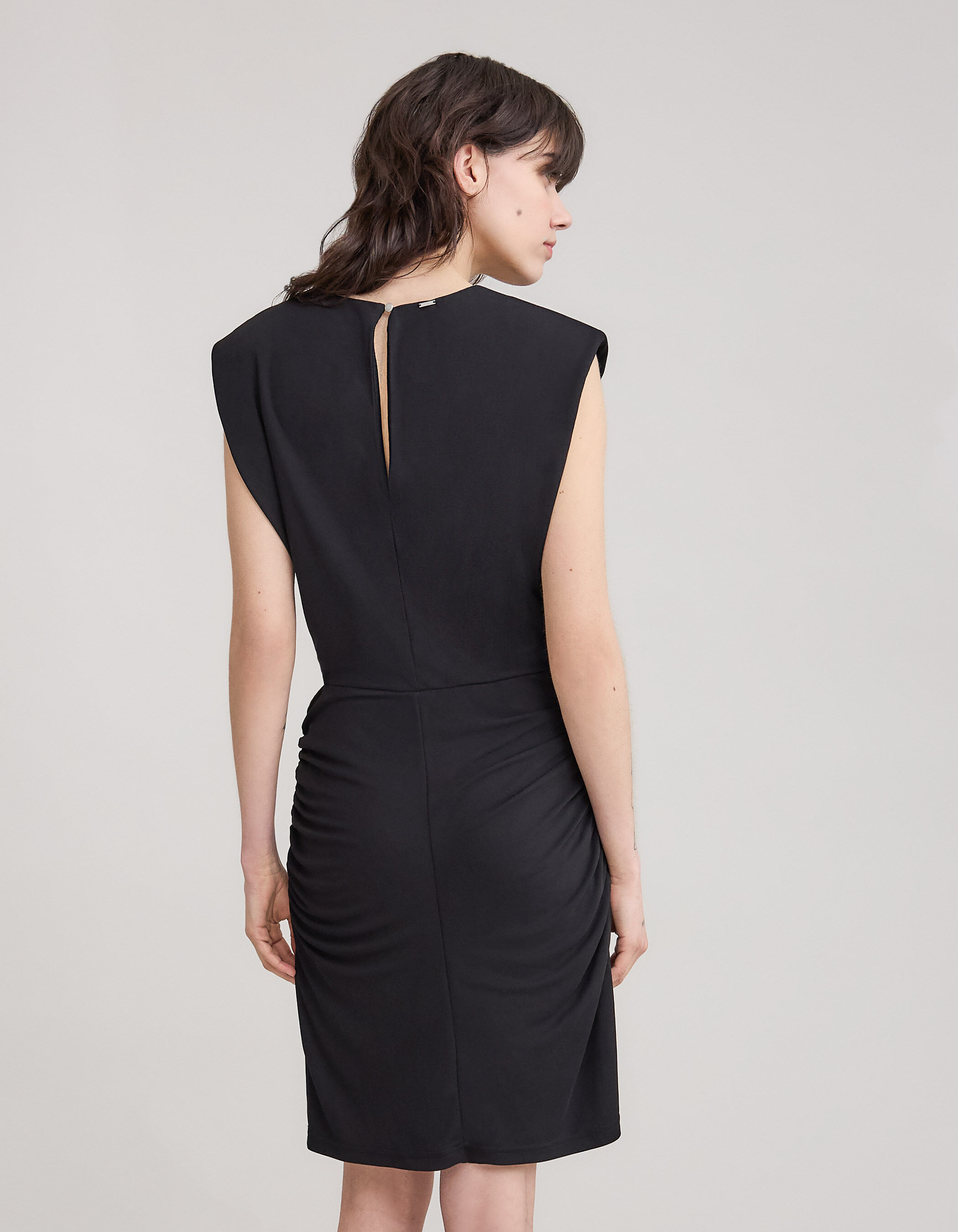 Robe noire drapee decoupe asymetrique Femme IKKS