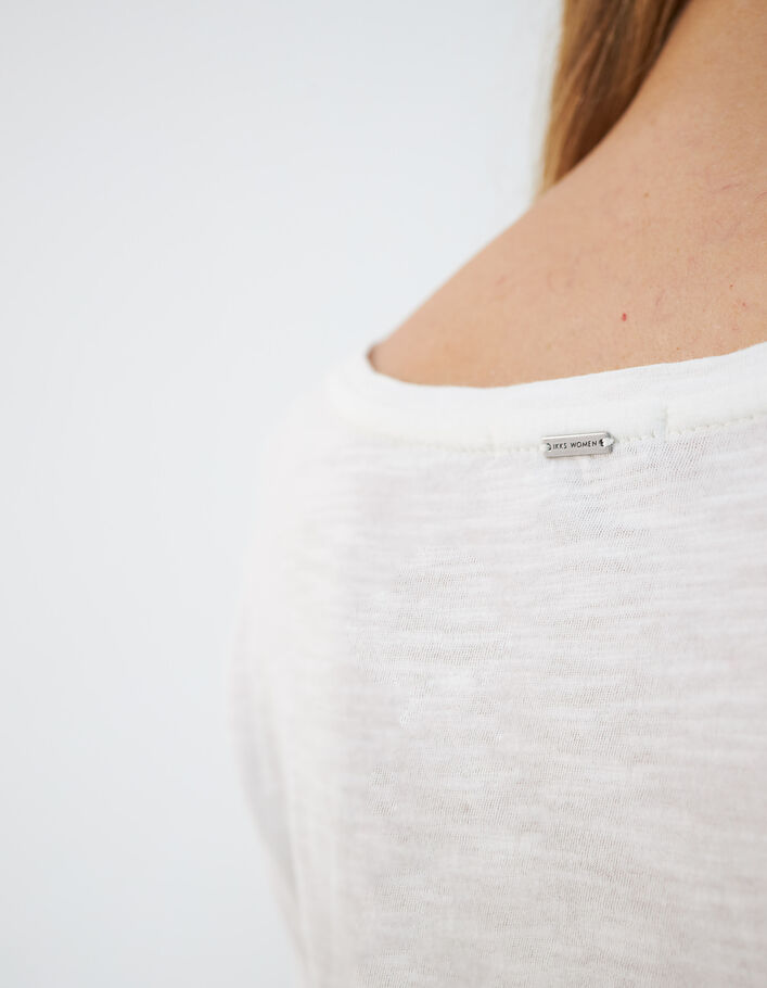 Camiseta cuello pico algodón flameado visual silueta mujer-5