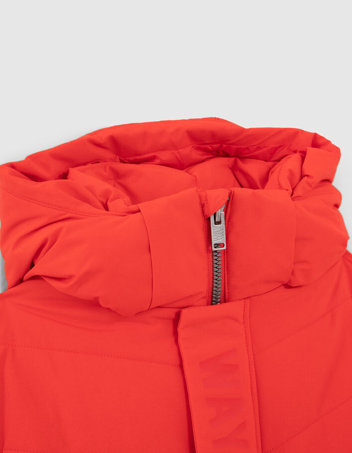 Rote Jungensteppjacke mit Schriftzug Ton in Ton-3