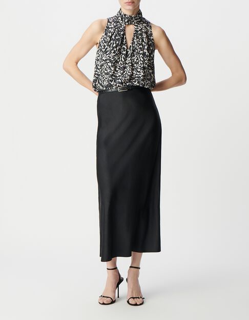 Top negro de mujer con estampado floral minimalista LENZING&trade; ECOVERO&trade;. - IKKS