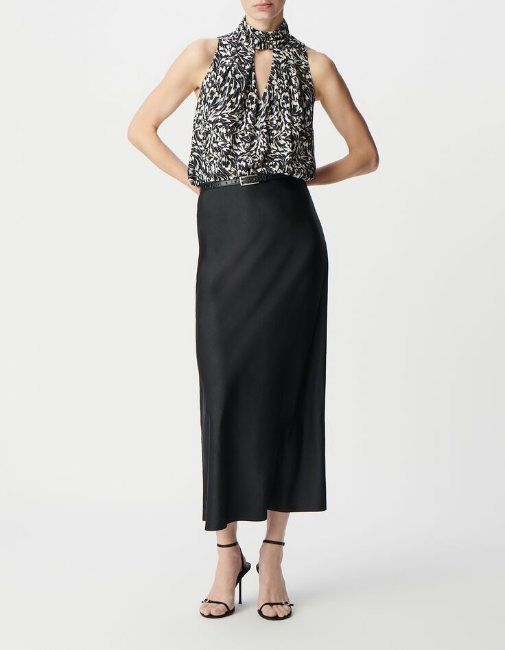 Top negro de mujer con estampado floral minimalista LENZING&trade; ECOVERO&trade;.-1