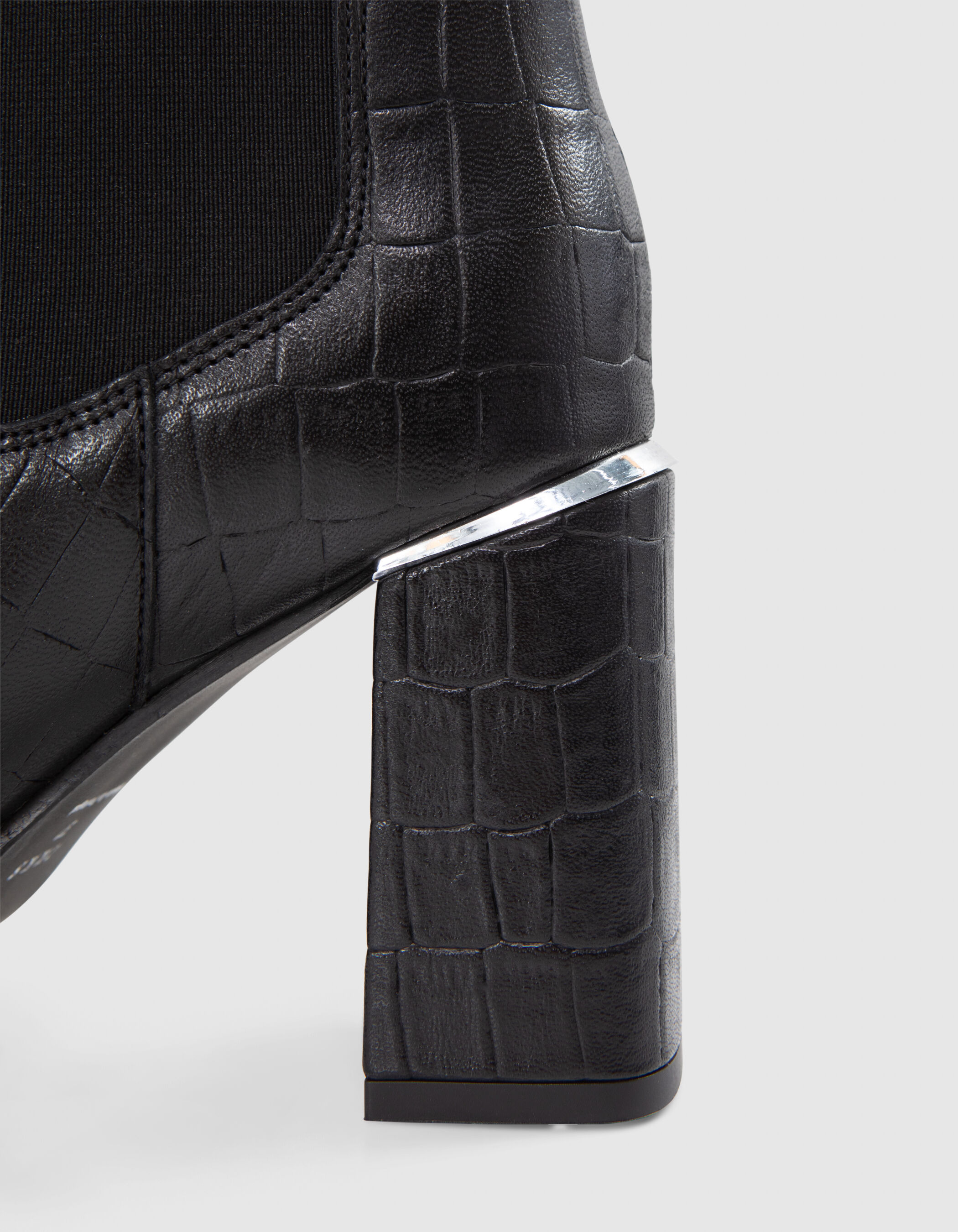 Women s black embossed leather low boots with metal clip IKKS