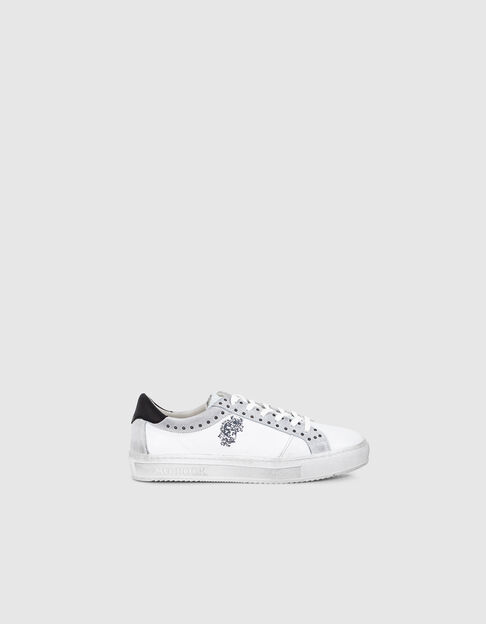 Weiße Damenledersneakers mit Rocker-Motiv und Nieten