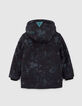 Parka negra estampado gráfico niño-3