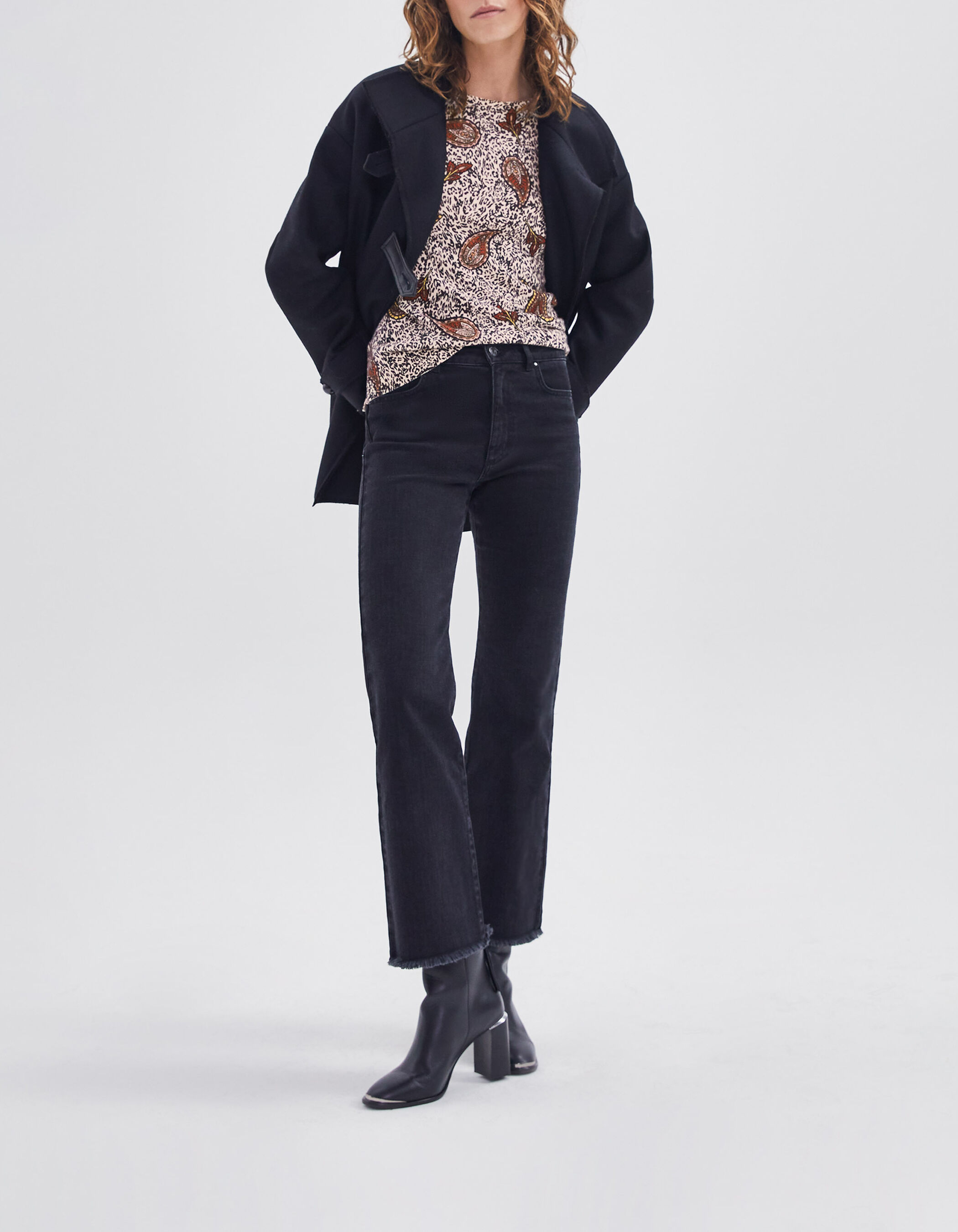 Women s ecru sweater with paisley leopard print