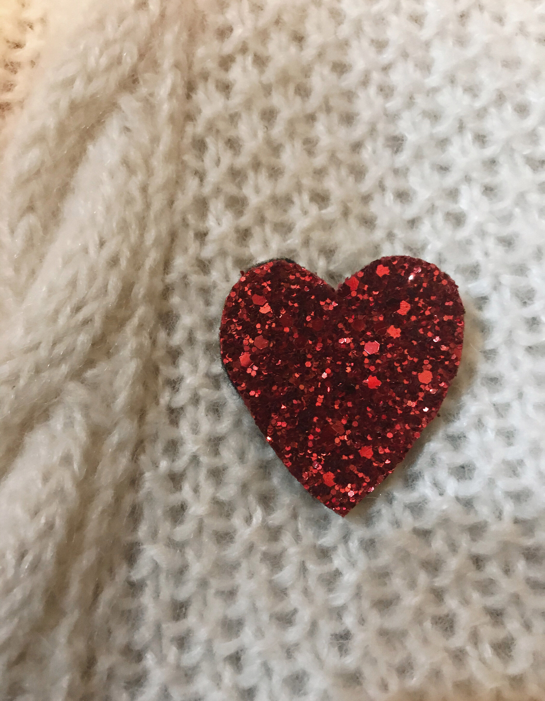 Red outlet heart brooch