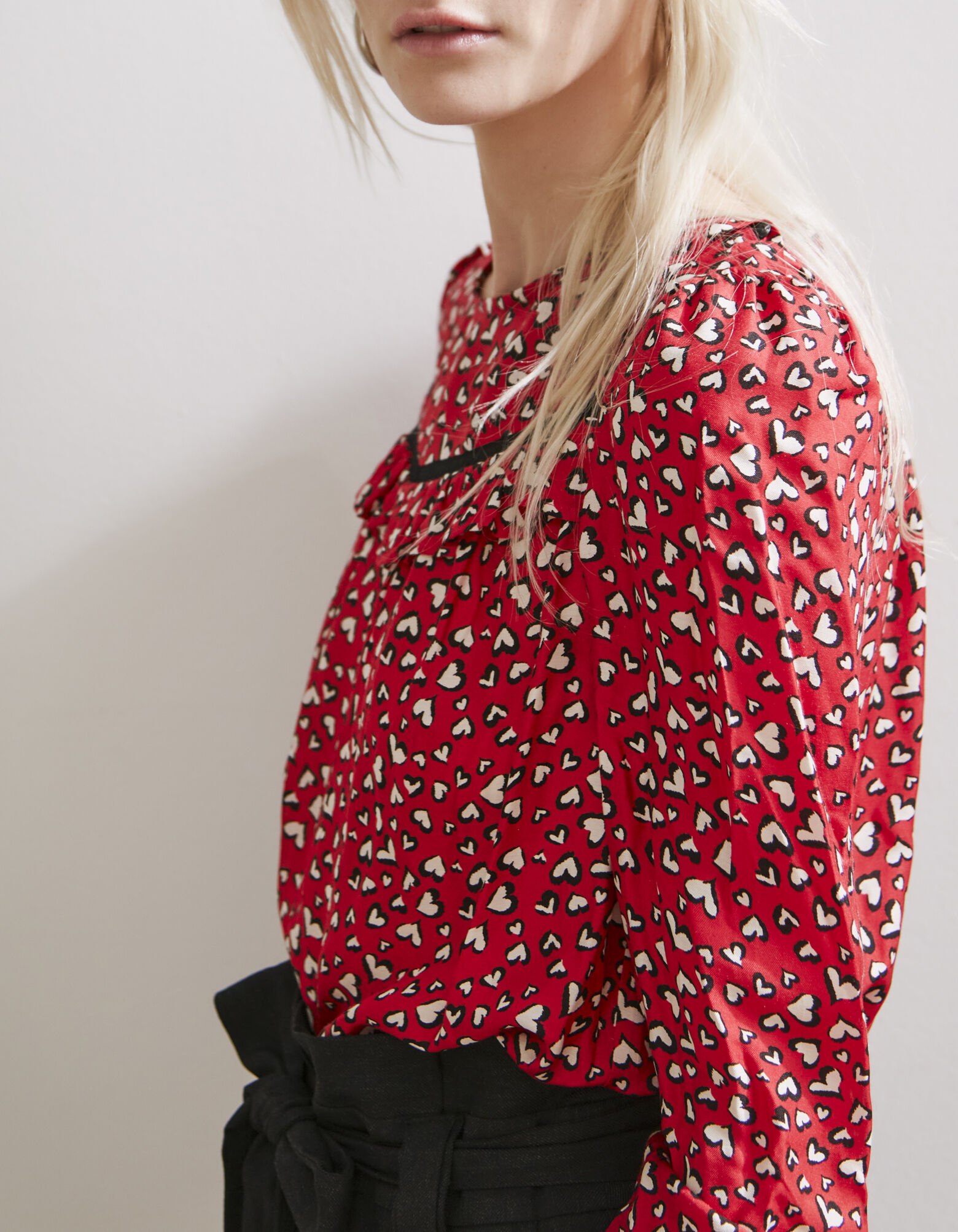 Women s heart print ruffled blouse with black lace