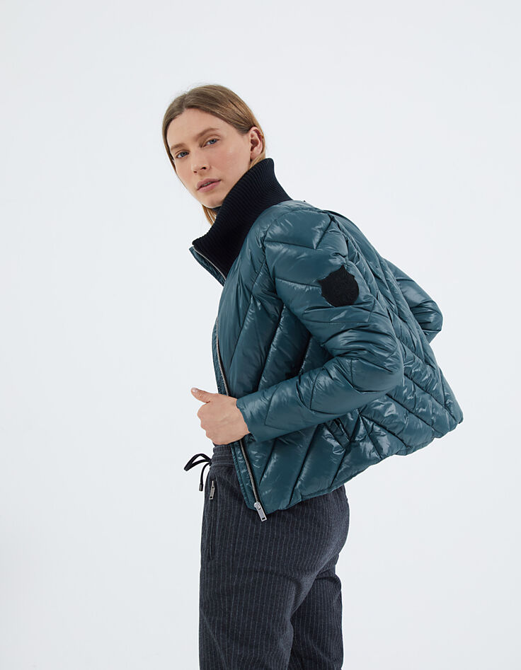 Kurze Damensteppjacke mit hohem Kragen-6