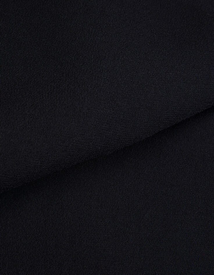 Robe courte noire pliss&eacute;e avec ceinture &agrave; &oelig;illets Femme-9