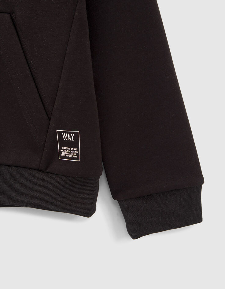 Schwarzes Jungensweatshirt mit Schriftzug am Kragen-5
