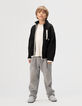 Cárdigan reversible sherpa negro y felpa verde niño-2