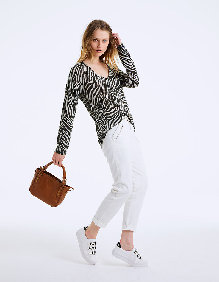 Pull col V en laine mousseuse imprimé zèbre femme-6