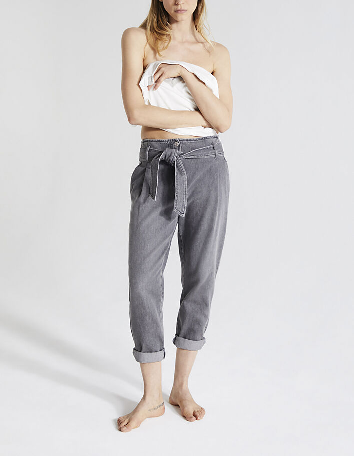 Graue Crop-Damenjeans mit hohem Bund-7