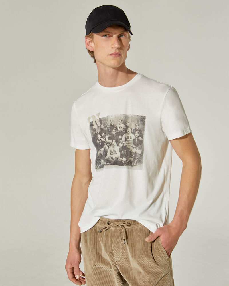 Men's white T-shirt with football players’ image