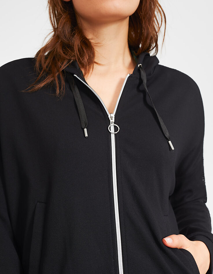 Zwart vest met rits, capuchon en geborduurde mouwen I.Code-2