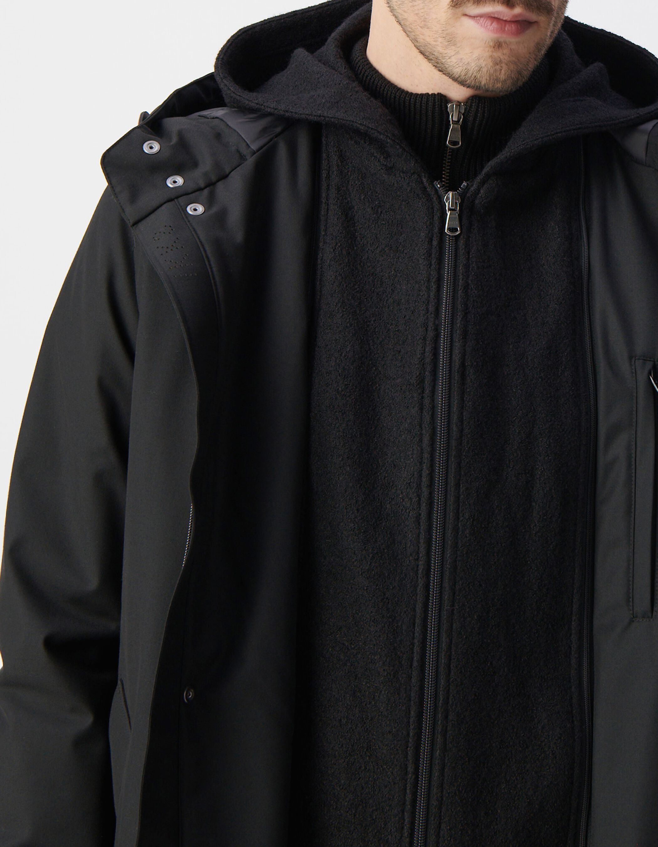 Parka negra de hombre con ribetes desmontables