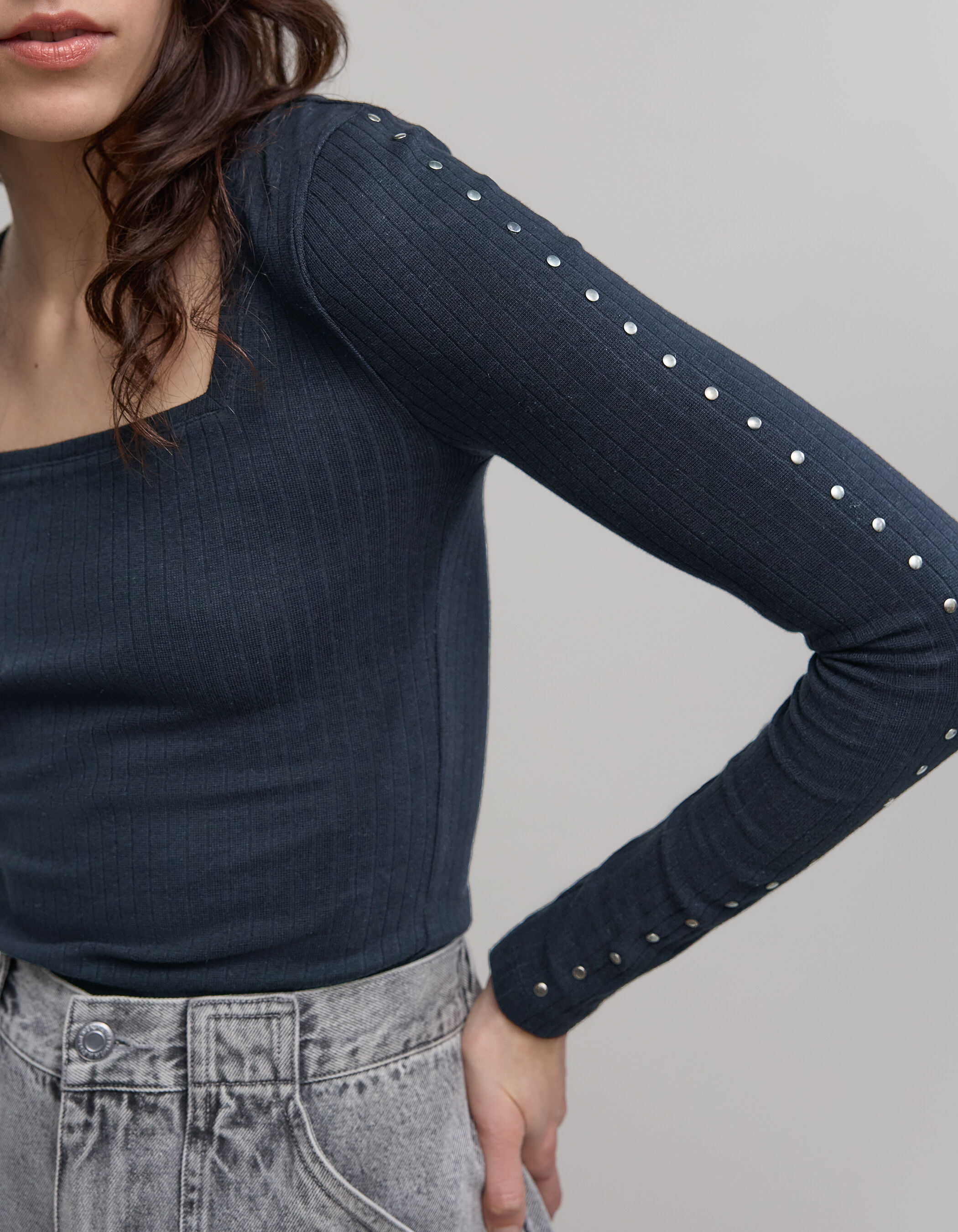 Women's navy rib knit tee-shirt with stud decoration
