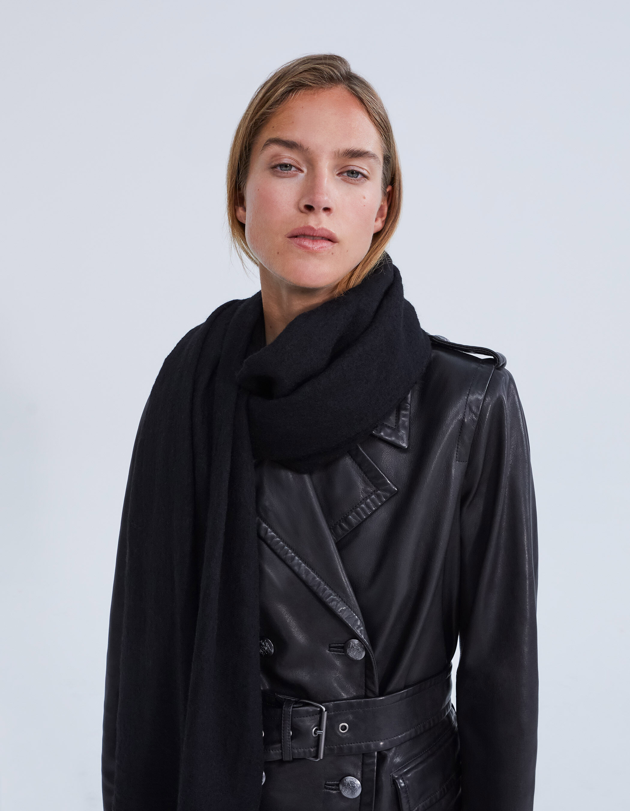 Pure Edition foulard noir 100 laine Femme IKKS