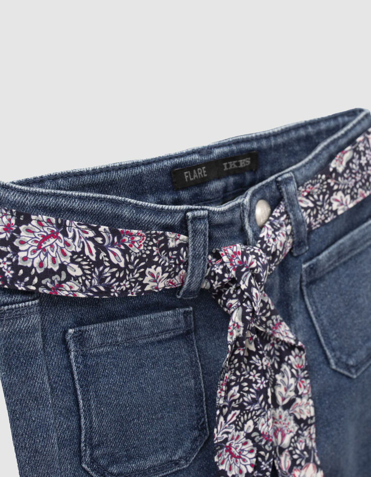 Blaue Flare-M&auml;dchenjeans mit Halstuchg&uuml;rtel-7