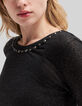 Camiseta negra de lino con tachuelas para mujer-4