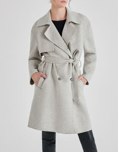 SOLD: Men’s vintage taupe trench coat