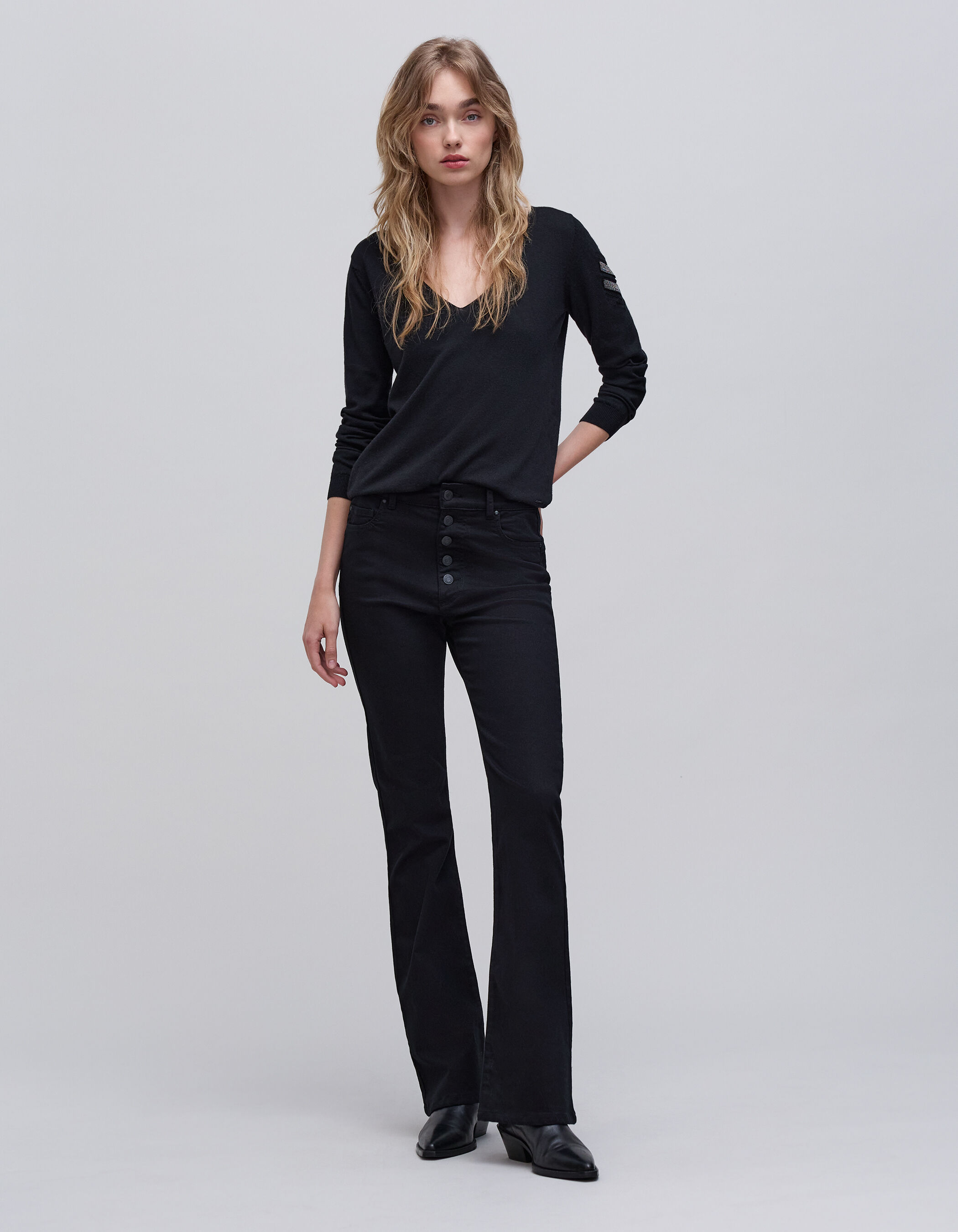 Pull maille tricot noir bijoux esprit militaire femme IKKS