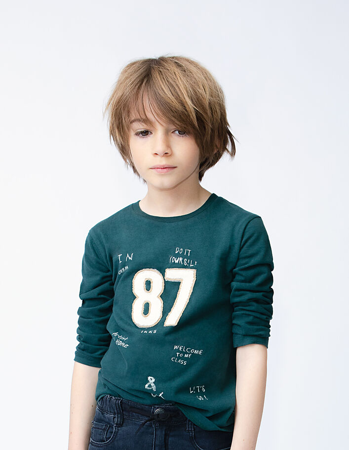 Dunkelgrünes Jungenshirt mit Print und Zahl 87 - IKKS