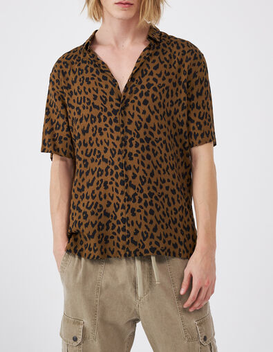 Gew&uuml;rzbraunes REGULAR-Herrenhemd mit Leopardenprint - IKKS