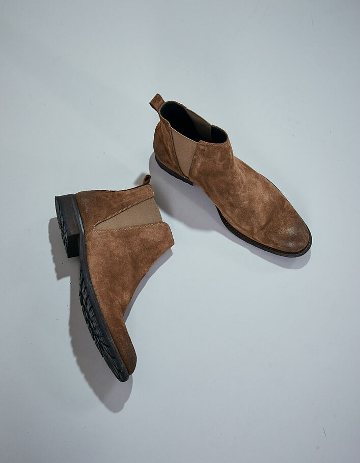 Men’s dark beige suede Chelsea boots