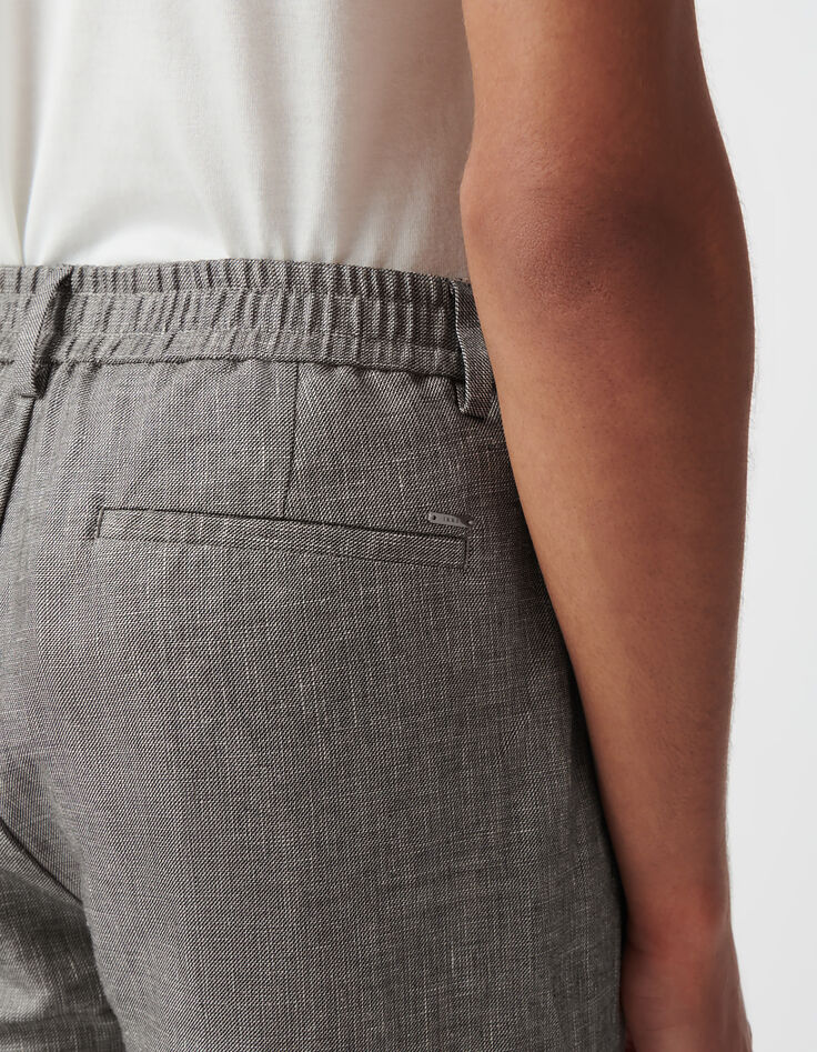 Men&rsquo;s black semi-plain chinos-5