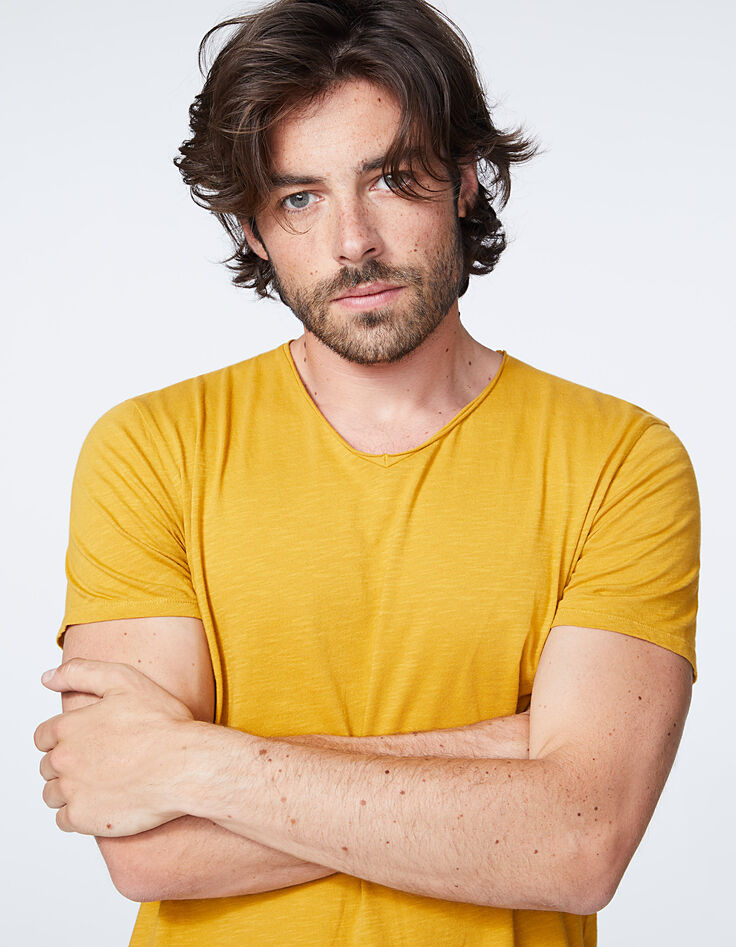 Men’s yellow Essential V-neck T-shirt-4